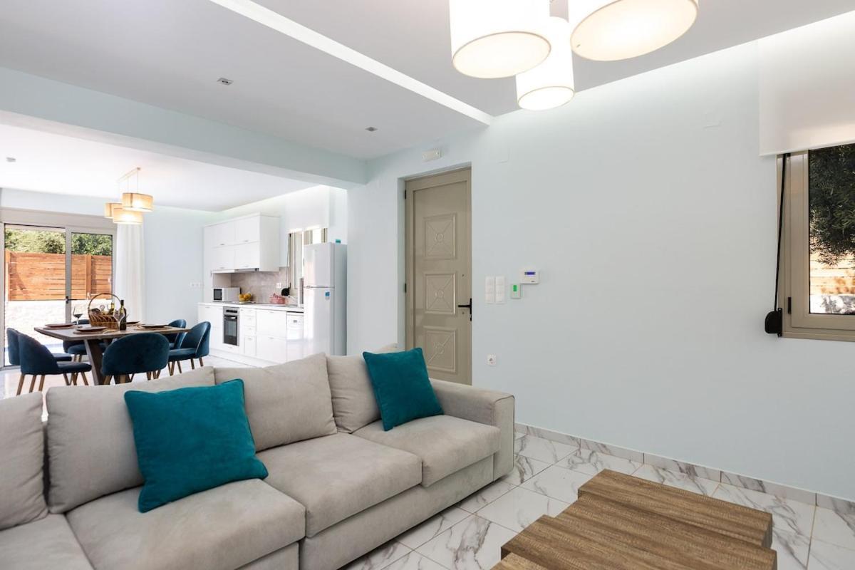 Villa Vera - With Private Heated Pool & Jacuzzi Pangalochori Exterior photo