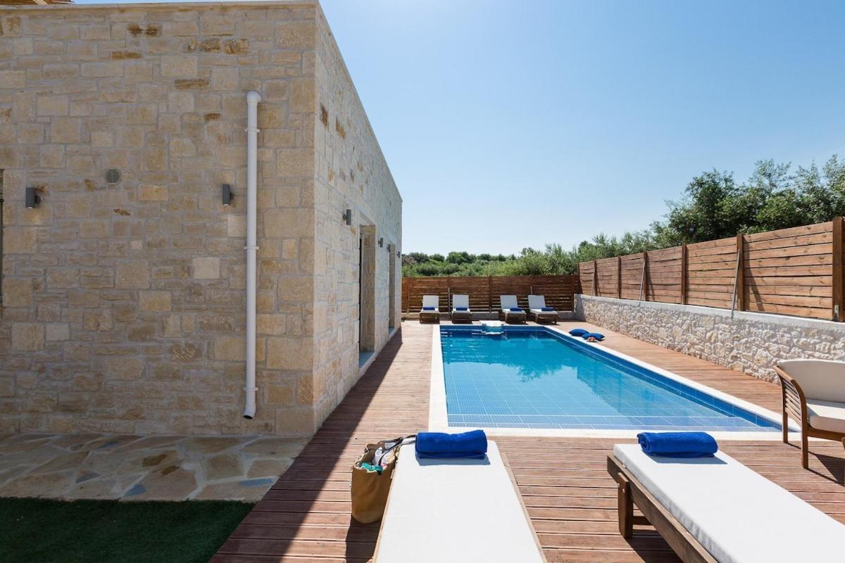 Villa Vera - With Private Heated Pool & Jacuzzi Pangalochori Exterior photo