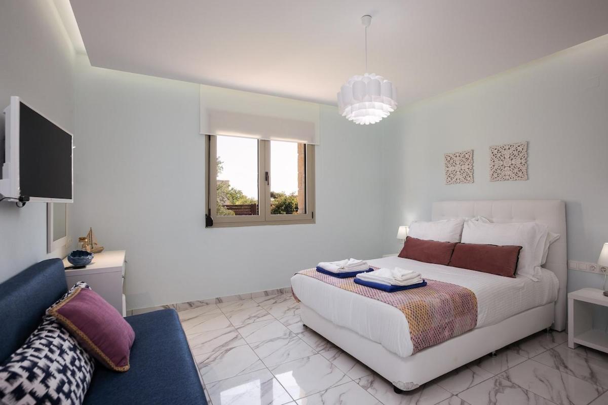 Villa Vera - With Private Heated Pool & Jacuzzi Pangalochori Exterior photo