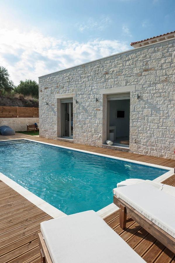 Villa Vera - With Private Heated Pool & Jacuzzi Pangalochori Exterior photo